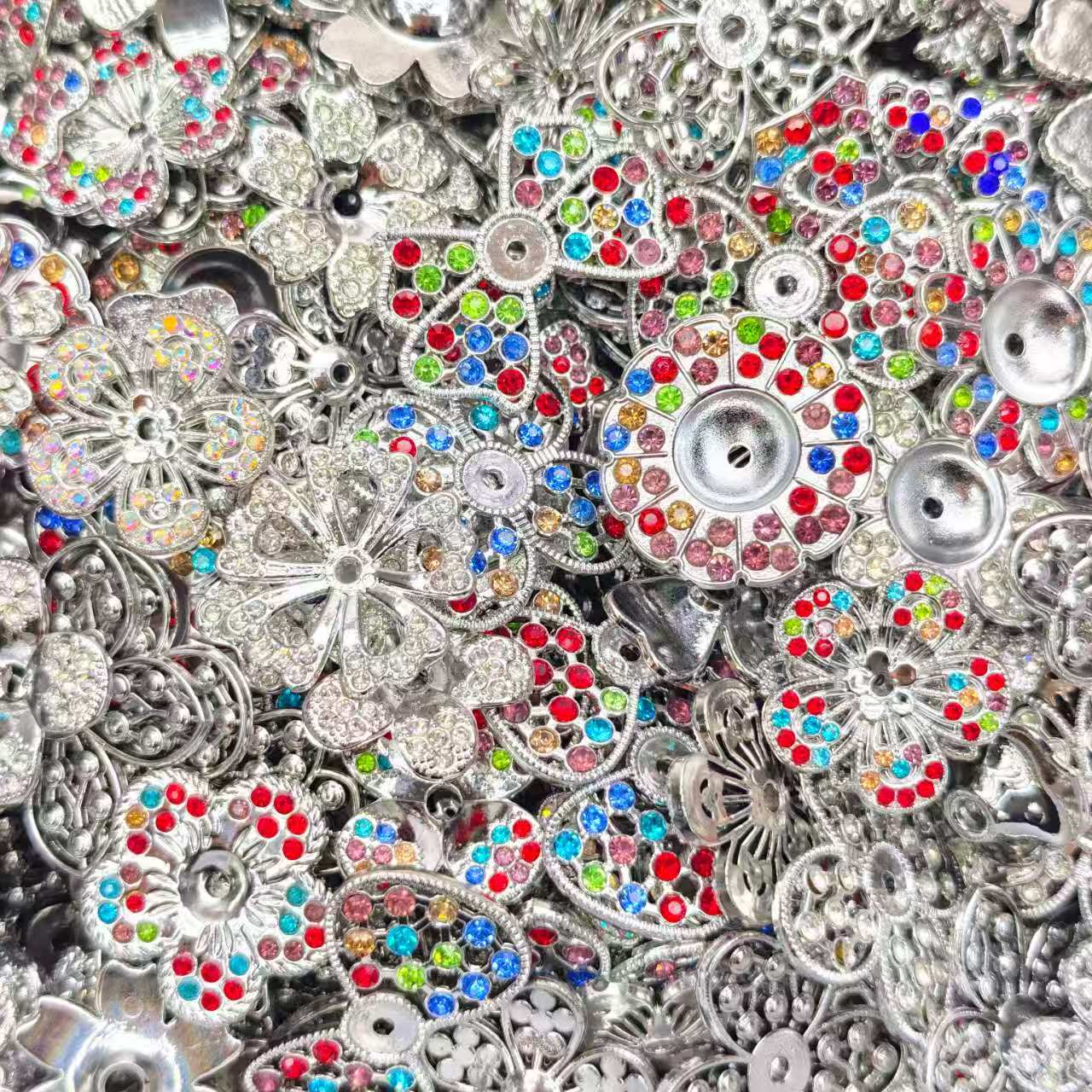 Acrylic beads-Silver flower beads (for beadable pens, keychains, phone chains)
