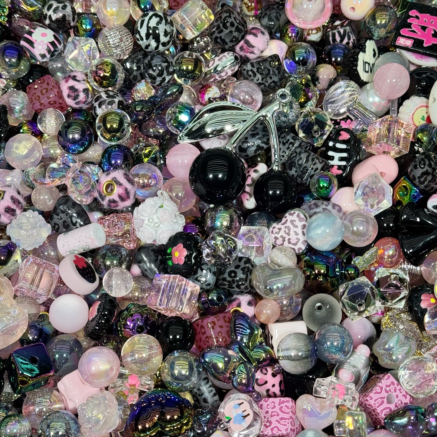 Acrylic beads-Leopard Black Pink for beadable pens, keychains, phone chains