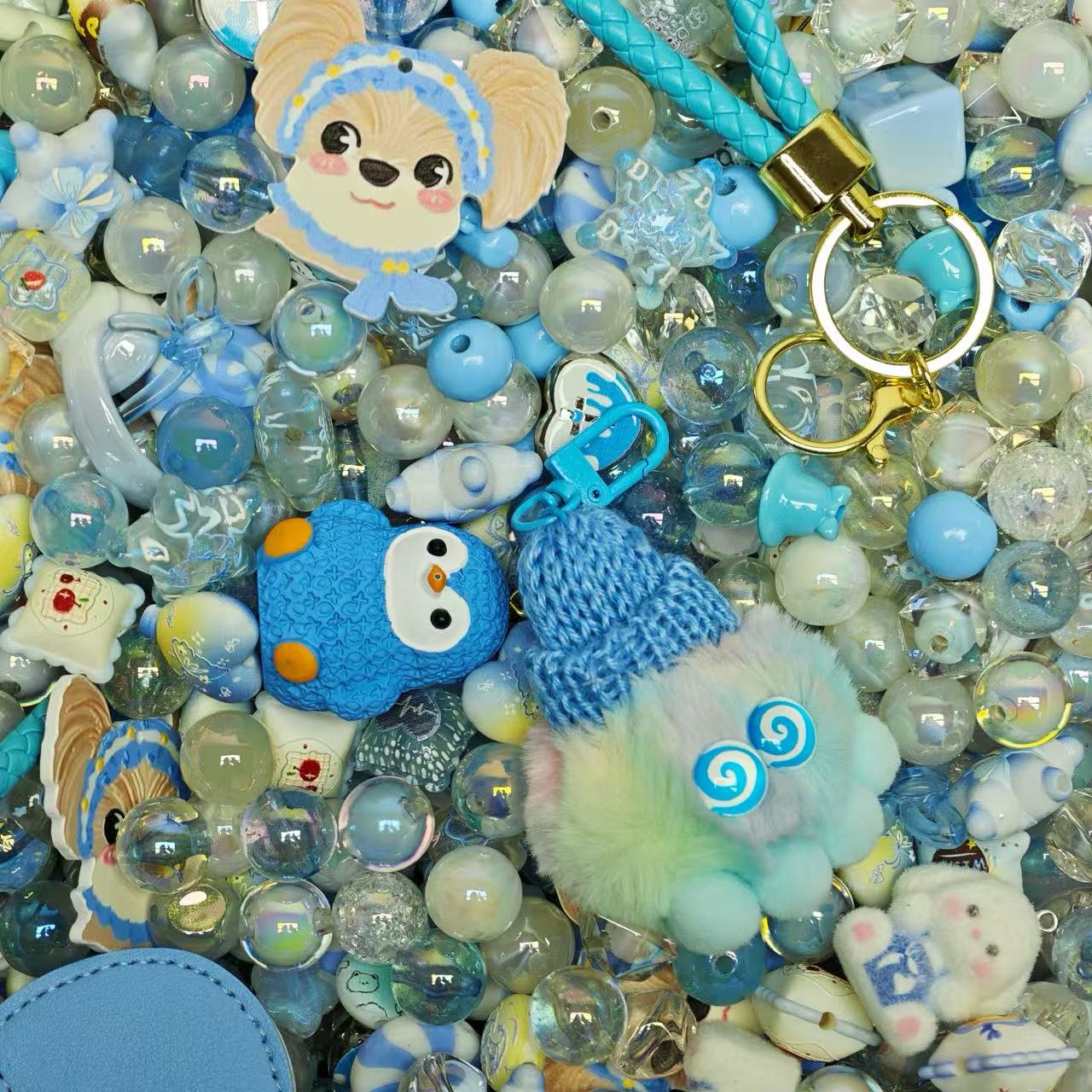 Acrylic beads- Penguin (for beadable pens, keychains, phone chains)