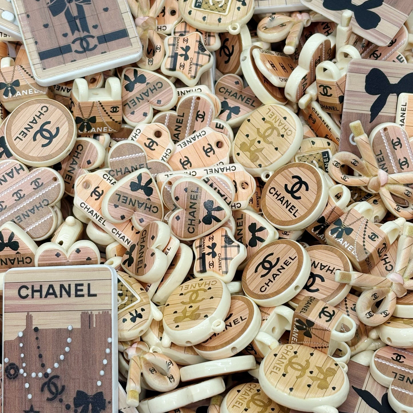 Acrylic beads-Chanel Elegance (for beadable pens, keychains, phone chains)