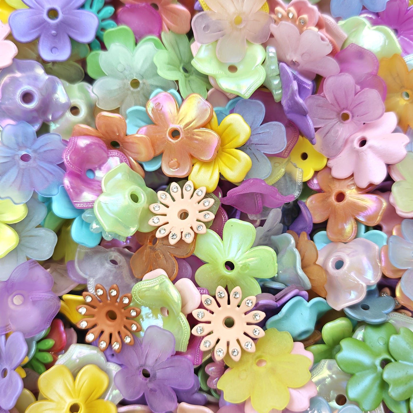 Big sale!!Acrylic beads-Flower (perfect for beadable pens!!, keychains, phone chains)