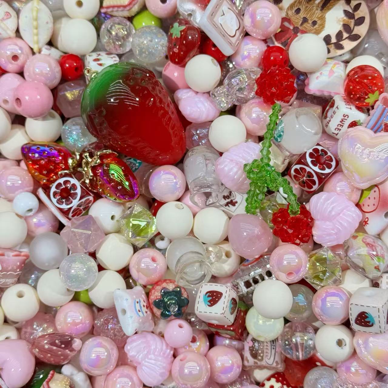 Acrylic beads- stawberry cake (for beadable pens, keychains, phone chains