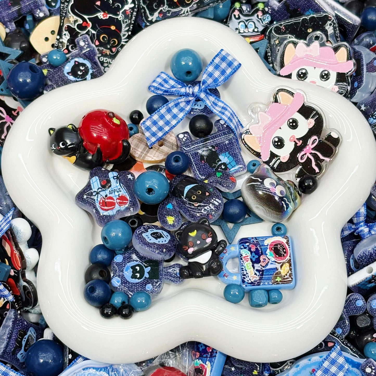 Acrylic beads- black cat mix (for beadable pens, keychains, phone chains