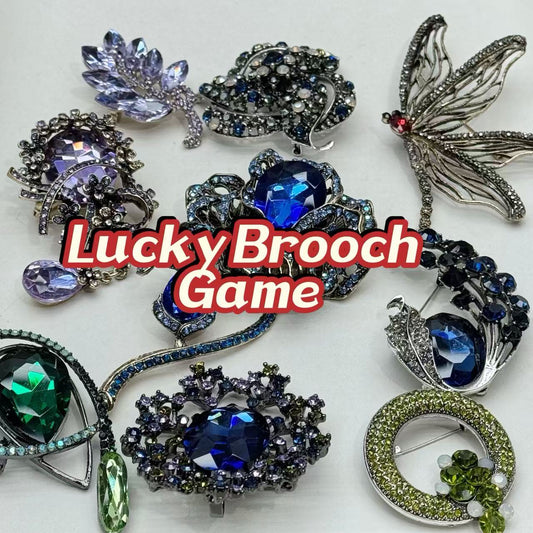 Lucky game-Brooch