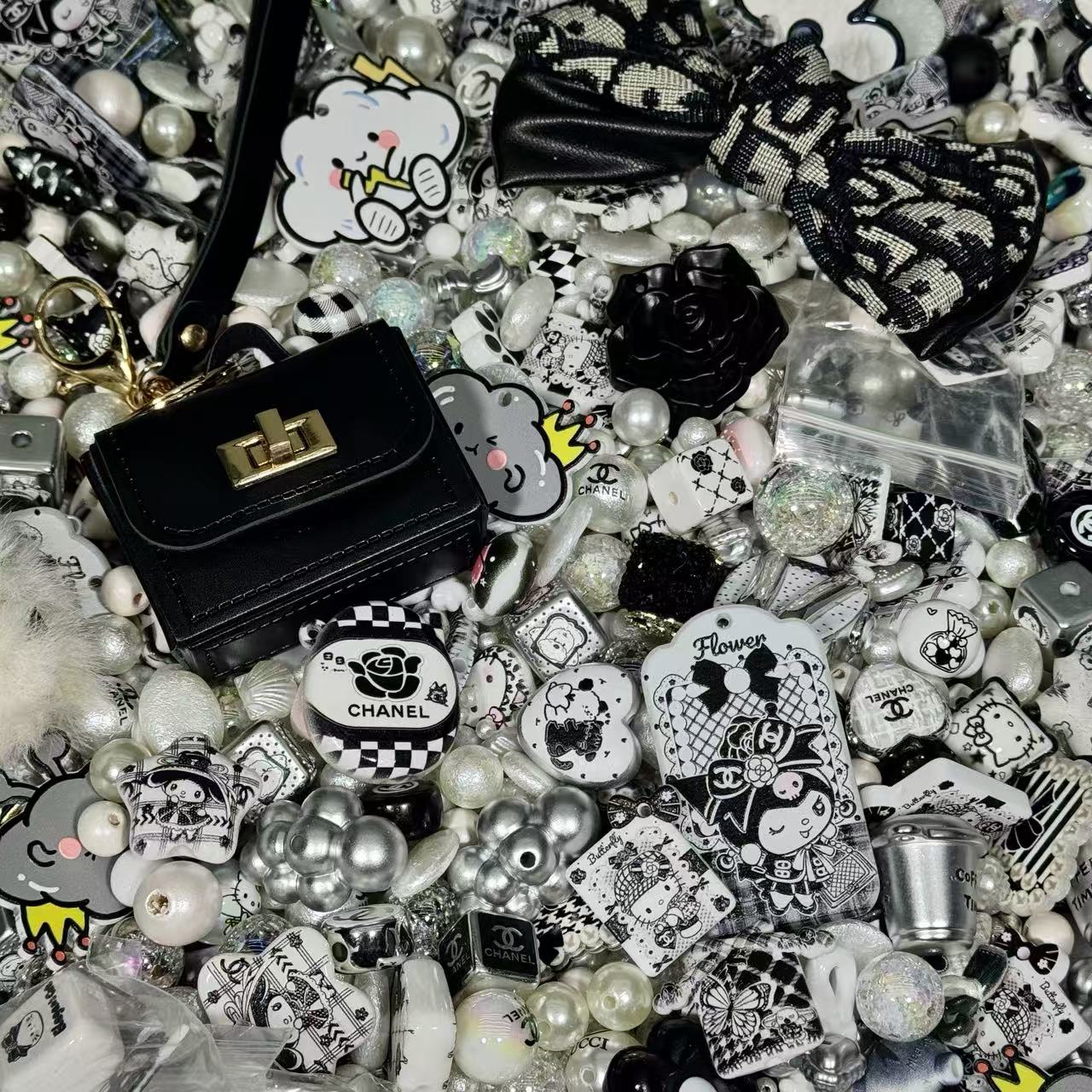 Acrylic beads-Sanrio Black white luxury (for beadable pens, keychains, phone chains
