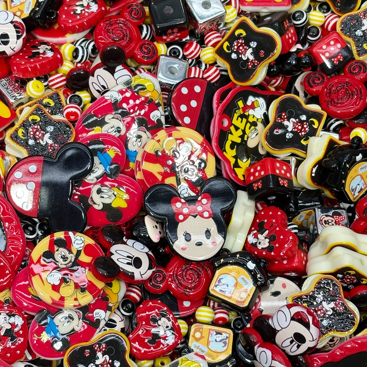Acrylic beads-Mickey Minnie (for beadable pens, keychains, phone chains)