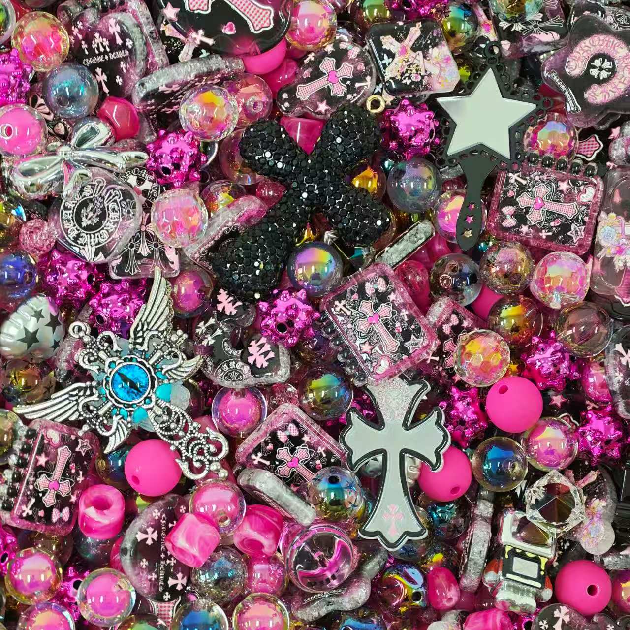 Acrylic beads - Pink chrome hearts (for beadable pens, keychains, phone chains)