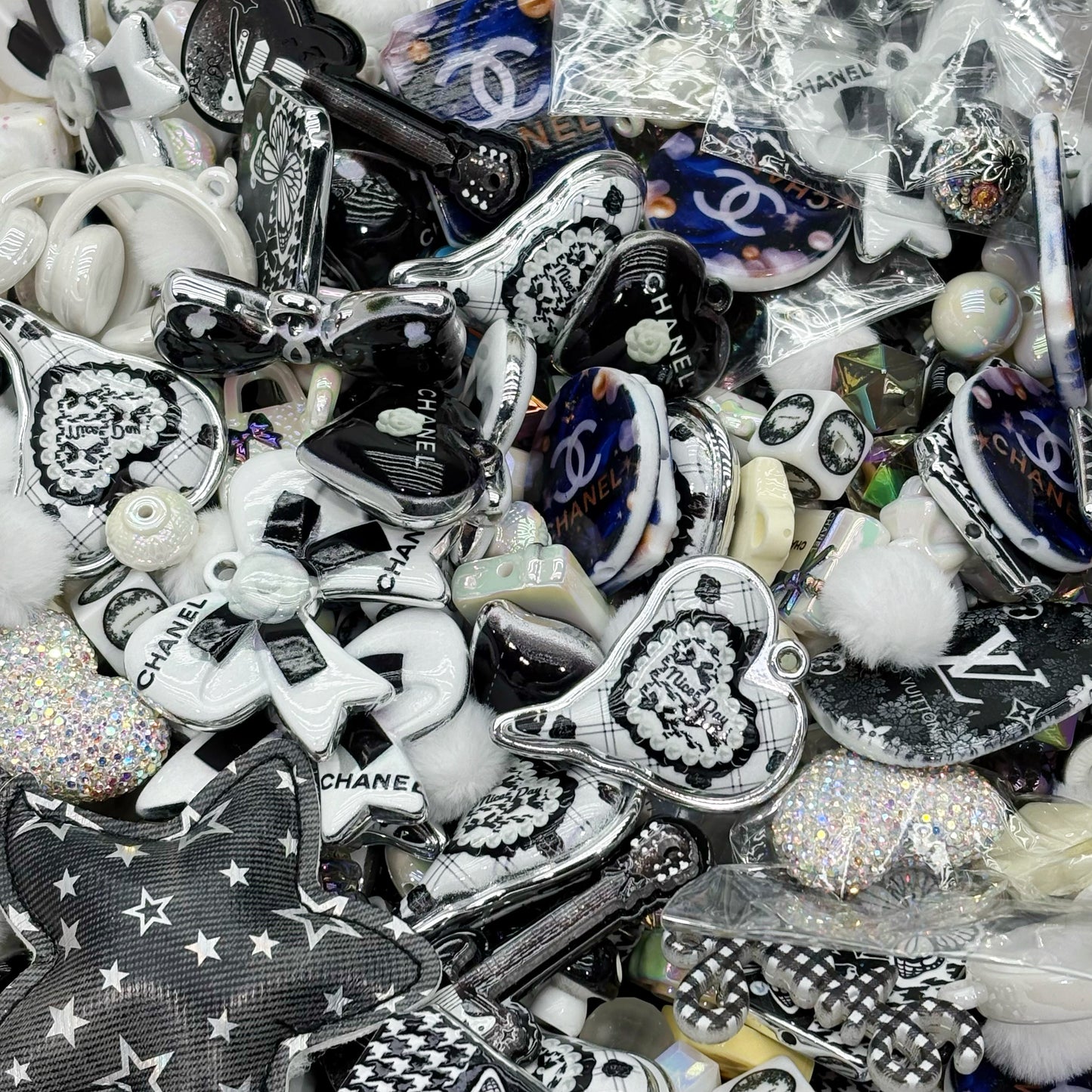 NEW!!Acrylic beads-Luxury Beads (Black&White) for beadable pens, keychains, phone chains